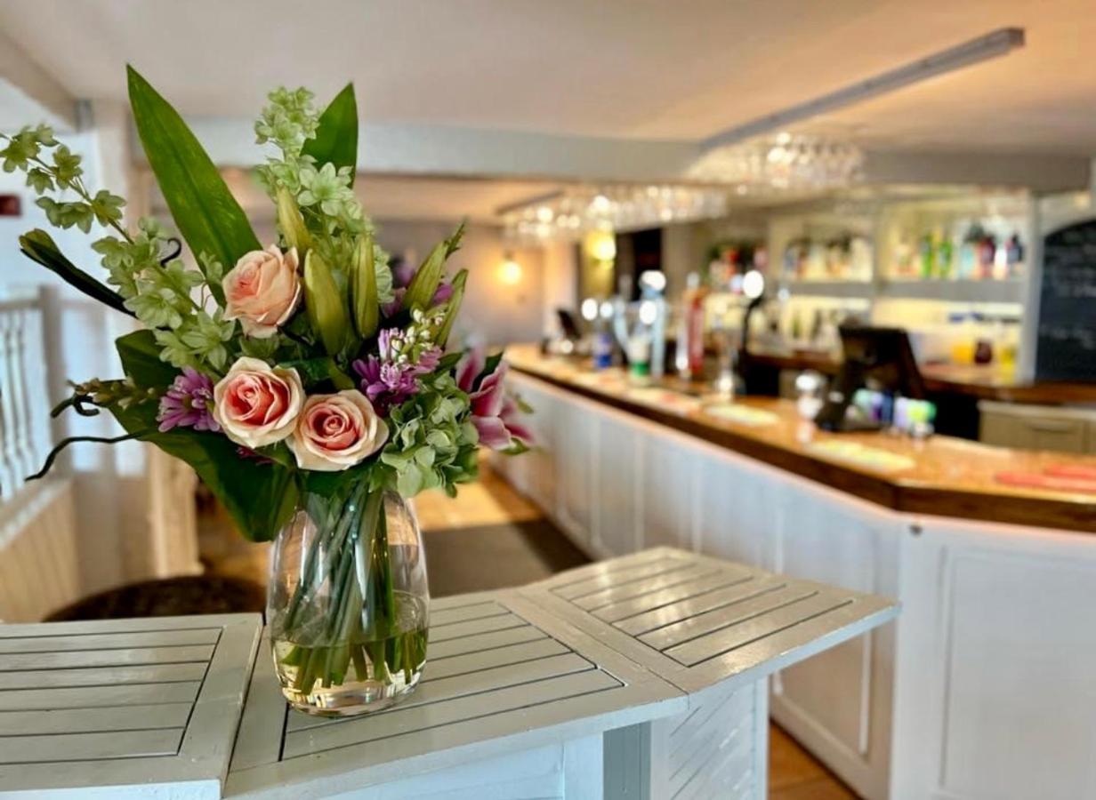 The Railway Inn Rise Extérieur photo