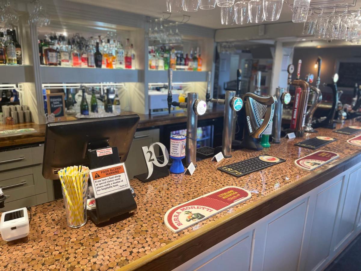 The Railway Inn Rise Extérieur photo